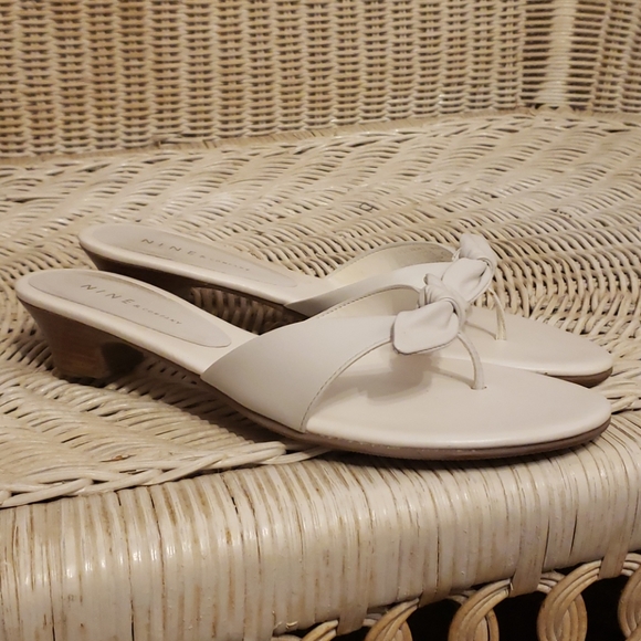 Vintage Nine West White Leather Sandals - Picture 2 of 6